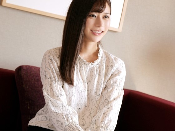【潮吹き】めちゃくちゃ美人なお姉さんが股を開く！綺麗なおマンコを指で刺激され潮吹きしちゃう敏感なお姉さんマンコ！