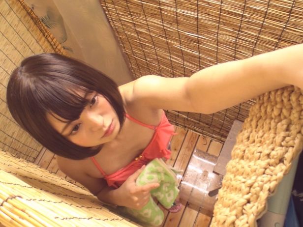 【盗撮×オナニー】海の家のシャワー室にカメラ仕掛けたらエッチな女の子のオナニーがたくさん撮れたったｗｗ