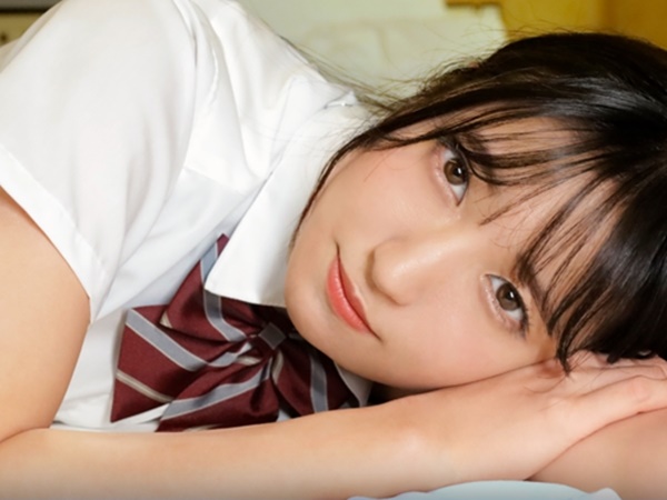 華奢でシャイな極上女子校生を連れ込み濃密ファック！きつめのマンコをチンポでガン突き…ピンクのマンコにザーメン注入！！