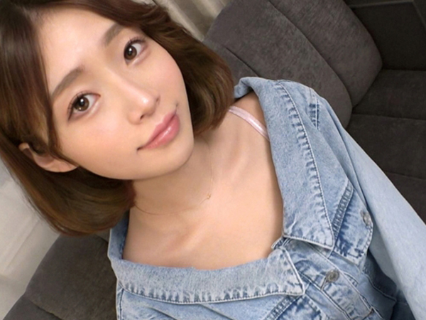 【素人×女子大生】バイト帰りの細身で激カワな女子大生をナンパ！オッサンが敏感乳首を弄りまわして生ハメ！