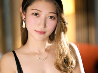 【潮吹き】美人でセクシーなお姉さんのカラダに大興奮！湿ったマンコをかき回され潮吹きしちゃう美女！