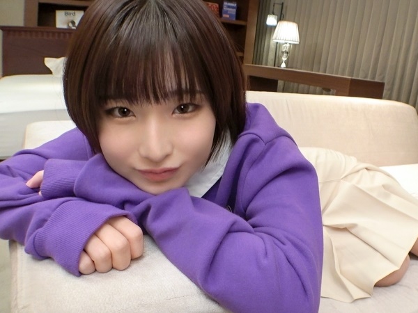 エッチに興味津々な小動物系美少女が色白ボディ震わせ喘ぎイク！何度もピストンされてオマンコ壊れちゃう！？