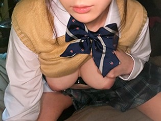 【素人】清楚に見えてドスケベビッチな巨乳ちゃん…制服を着せたセックスでザーメンを顔射ぶっかけ！