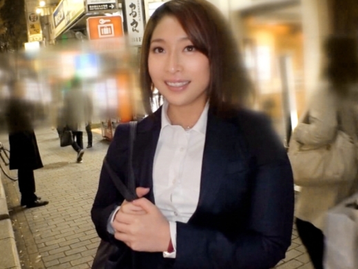 【巨乳】スーツ姿のお姉さんと絡み合う！おマンコ刺激し着衣のままチンコ挿入し感じまくる濃密性交！
