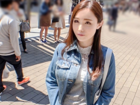 【素人】ノリが良いお姉さん！ハーフっぽい神秘的な雰囲気をしている女の子をホテルに連れ込んでマンコいじりまあすｗ