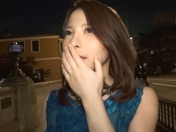 【中出し】欲求不満な素人セレブ妻をニセ番組取材で騙してお宅訪問！美巨乳ブルンブルン振り回して他人精子をしっかり受精…ッ！