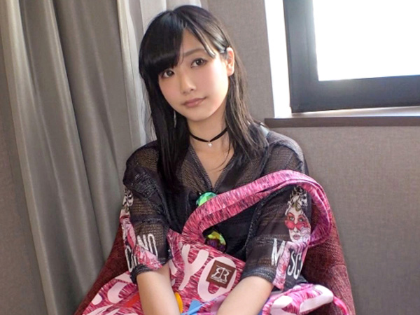 【素人×ナンパ】クール美少女だけど電マ責めでメス穴ビチョビチョ…肉棒で突かれて巨乳を揺らしまくる…