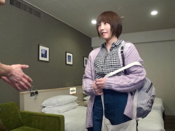 【素人】介護のお仕事なされてるという女の子！何とカメラありのエッチで燃えるタイプ！燃え上がっていく淫乱さがたまらん！