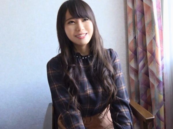 【素人】巨乳美人な漫喫店員のパイズリご奉仕…手マン＆クンニでおまんこを濡らして突きまくるセックス…♡