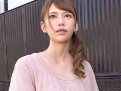 【人妻×中出し】スレンダーなのに巨乳で既婚者！他人棒をフェラチオご奉仕させて生ハメ騎乗位からの種付け！