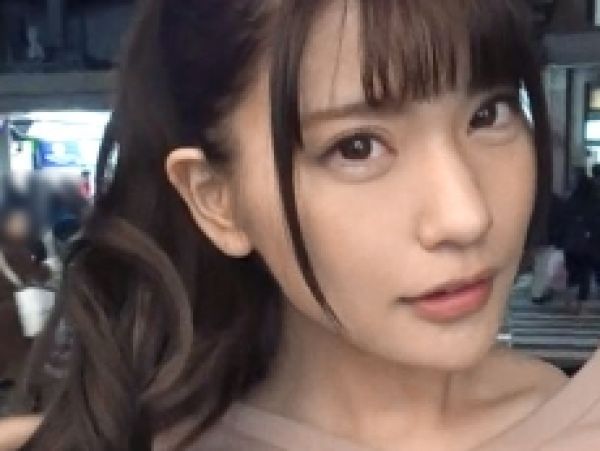 【素人】スレンダー美脚の本物モデルとセックス！JDまんこに肉棒をぶち込んで羨ましい騎乗位腰振り！