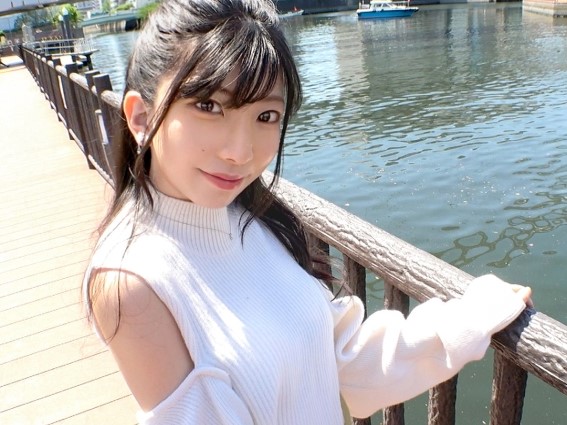 【素人】乳首浮きがエロいスレンダー美少女…自宅にお邪魔してフェラチオご奉仕からパイパンを突きまくる…♡