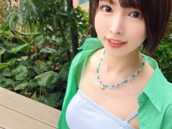 【お宝映像】現役で芸能関係の仕事をされているという女の子！当然ファンもいる彼女だが…内緒でセックスしっちゃうんだから！