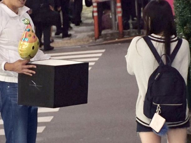 【10代ハリつや肌パイパンセックス】オチ○チンて突かれまくって気持ち良くなってしまうヤリたい盛りのエロ反応に興奮必至！