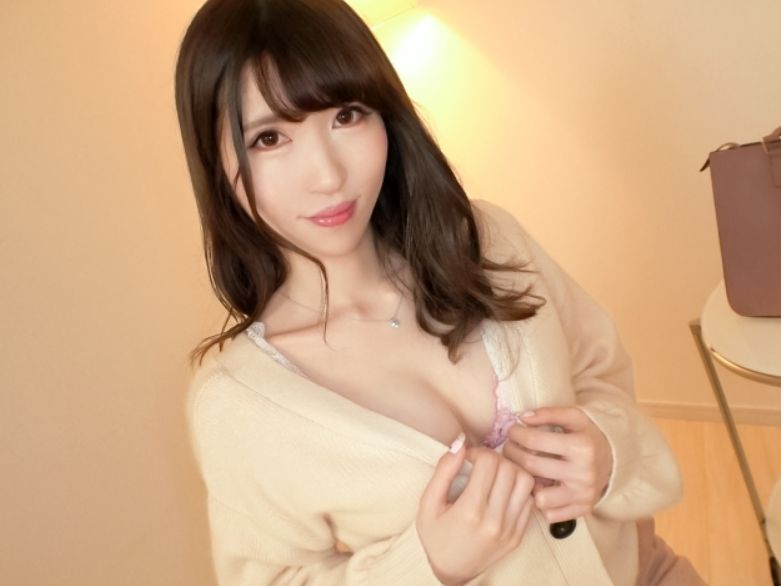 【素人】お綺麗ですね！ビューティーアドバイザーさんですか？女性相手よりも本当は男を相手によろしくヤリたいんだろ変態め！