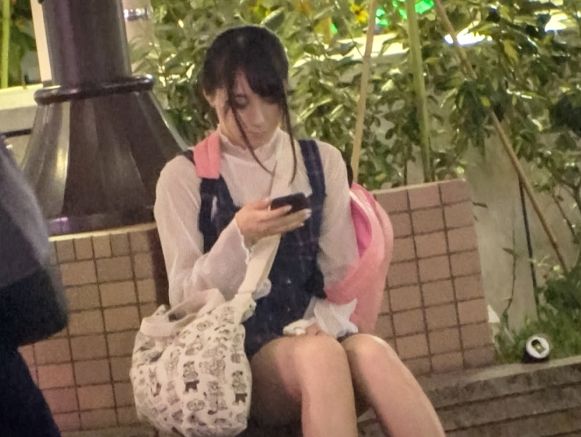 【池袋ナンパ】『えっ、そんなに動かさないで…』マイペースな天然美少女が巨根に翻弄！大股開きでバックからガンガンピストンされ、素人娘が本気で感じちゃう！！