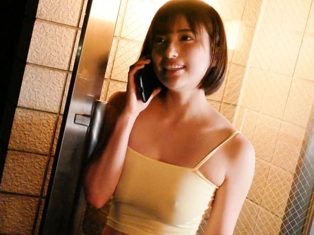 【強引に迫る！爆乳JDを襲う】ノーブラGカップのぷっくり乳首がたまらない！ムラムラMAXで部屋に押し入り、好き放題に美乳を揉みしだく！抵抗むなしく、生で激しく突かれて感じまくる！
