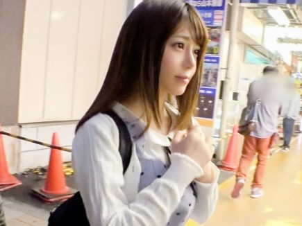 【美少女淫乱SEX】「もっとして…♡」美少女の無毛マ○コを責めれば止まらない潮吹き！騎乗位で腰を振るオタク女子！