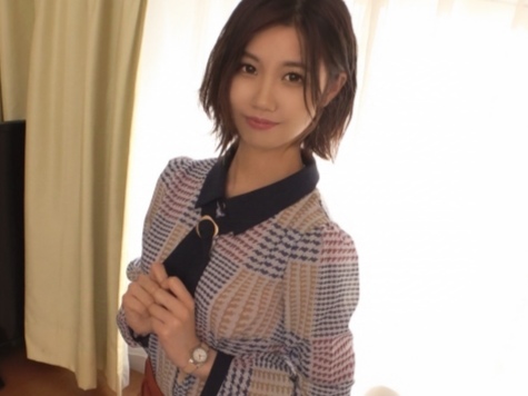 【美乳美脚の美少女】『もっと激しく…』キュートな女の子が正常位で激しく突かれ、美脚を震わせながら乱れまくる！おマンコを刺激され、チンコをしゃぶり、生ハメSEXで絶頂！♡