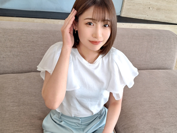 【アナウンサー系お姉さん】『乳首弱いの…』清楚な見た目とは裏腹に敏感ボディ！貧乳を責められ、生チンポ挿入で感じまくる！清楚な顔してエロすぎる素人お姉さんに興奮必至！