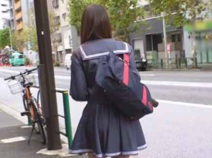 【制服美少女のオモチャ責め】『あっ…ダメ…気持ちいい…』キュートなJKが制服姿で電マ責め！巨乳おっぱいを揺らして感じまくる姿がエロすぎる！！♡