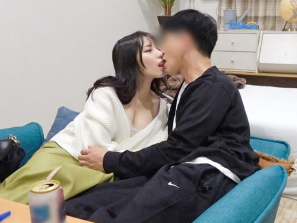 【黒髪美少女の即ハメナンパ】『ダメ…でも気持ちいい…』バーで知り合った清楚系美女をその日のうちにゲット！部屋で淫らな姿に豹変し、こっそり盗撮した生々しいセックスがエロすぎる！黒髪が揺れる姿に興奮必至♡