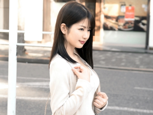 【美尻美女と濃厚交尾】プリッと上向きの桃尻がたまらない美女と激アツセックス！カラダを密着させ、熱いキスを交わしながら、最後は子宮の奥までザーメンぶちまけ！♡