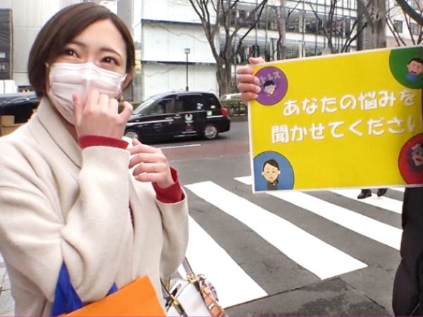 【新婚セレブ妻】『ダメ…夫に悪いから…』3か月セックスレスで欲求不満な美巨乳奥様が、ナンパされ手マンで潮吹き！！他人棒に飢えたメス顔でチンポを貪るエロい姿は必見！♡