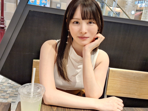 【美乳お姉さんとハメ撮り】色白スレンダー美女を口説いてホテルへ！脱がしたら超美乳で乳首ビンビン！敏感なマンコを責めて感じさせ、生チンポを挿入！本気で喘ぐ姿がエロすぎる素人娘との生々しいセックス！♡