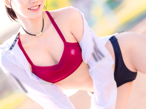 【汗だくアスリート美女】『もっと突いて…』スレンダーなボディが乱れる！2本のチンポで発情ま○こをガン突きされ、大絶頂！スポーツで鍛えた体がエロすぎる♥︎
