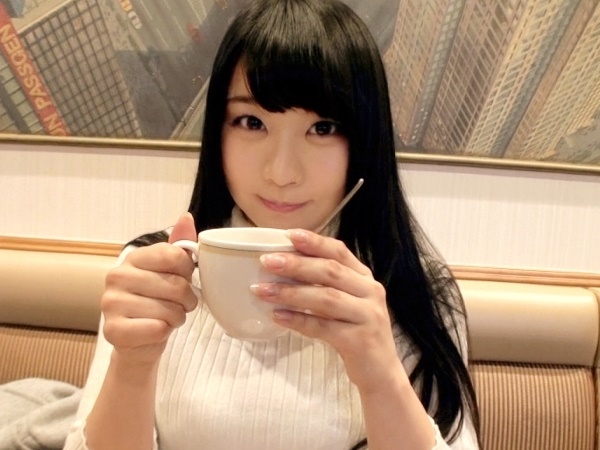 【性欲旺盛な萌え巨乳】アニメ声で喘ぐ巨乳娘がAVデビュー！激ピストンに萌え声全開で感じまくり！顔射後もお掃除フェラでご奉仕しちゃうエロカワ娘！♡