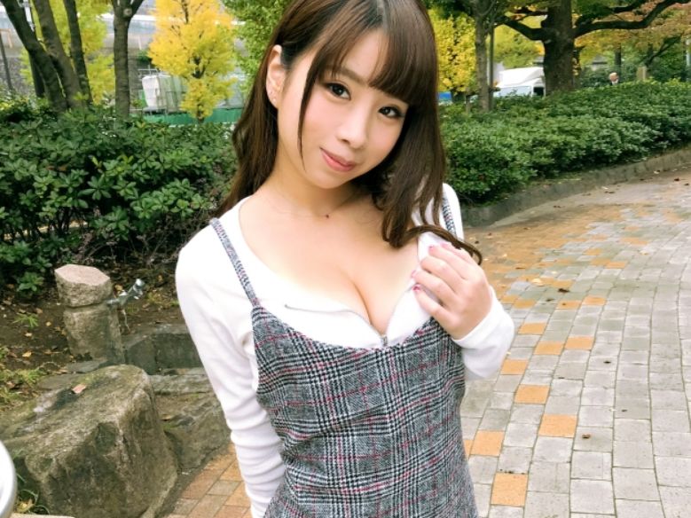 【地下アイドル堕ち】『やだ…でも気持ちいい…』小柄で可愛いゆなちゃんが素人男性にバック＆正常位で激ピストン！アイドルスマイルがエロ顔に豹変！素人チンポでイキまくる姿がヤバすぎる！ｗ
