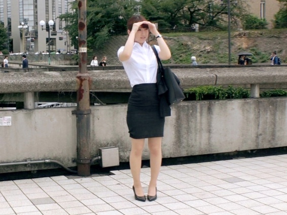 【電マ責めで絶頂】「あぁん!ダメぇ!」美巨乳女子が電マで敏感なトコロを刺激され、マンコはもうビショビショ!バイブ挿入でさらに感じまくり、イキまくる姿は必見!