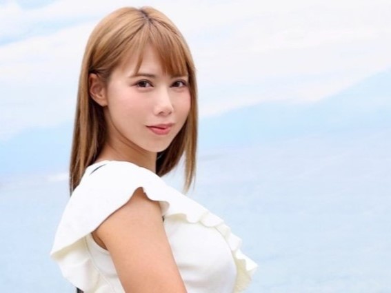 【ギャル人妻のご無沙汰ボディがエロすぎる】『久しぶりのチンポ…最高♡』濃厚フェラテクで男を骨抜きにする人妻！這いまわる舌使いがヤバすぎて、もう我慢できない！