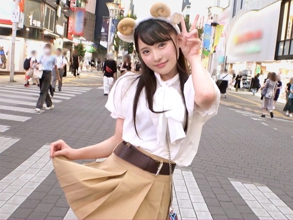 【素人】可愛い顔して剛毛で黒髪ツインテールのあざといガールズバー店員を店に行くからちょっと遊ぼうと連れ出して・・・！？