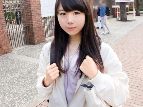 【着衣バックセックス】ナンパでゲットしたキュートな女の子と即燃え上がり！服を着たままおマンコに肉棒を挿入、激ピストンで感じまくりイキ乱れる姿がエロすぎる！！