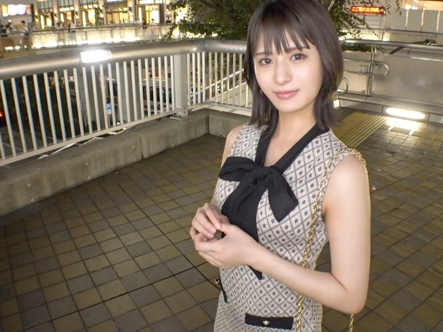 【美乳素人】今回ターゲットにしたのは品性を感じる美人ちゃん！でも話していて気付いたヤレそうな感じ！スリムな身体で昇天！