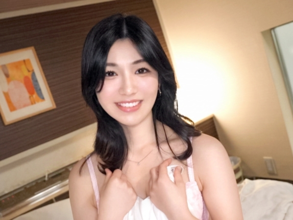 【清楚系お姉さんの淫らな本性】『あっ…ダメ…濡れちゃう…』美乳の美人お姉さんが、手マンでオマ○コをぐちょぐちょに！♡ 溢れ出る愛液がエロすぎて、もう止まらない！