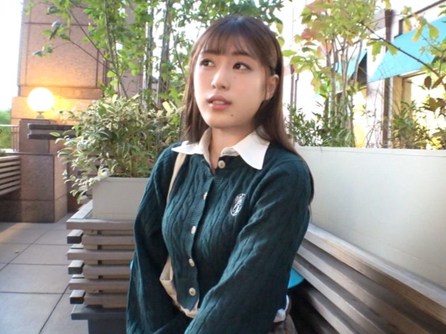 【女子大生】大人しそうなアニメ好き美人JD♥恥ずかしがってたわりに早くハメたいムッツリ女子ｗチンポが入ると喘ぎまくり！