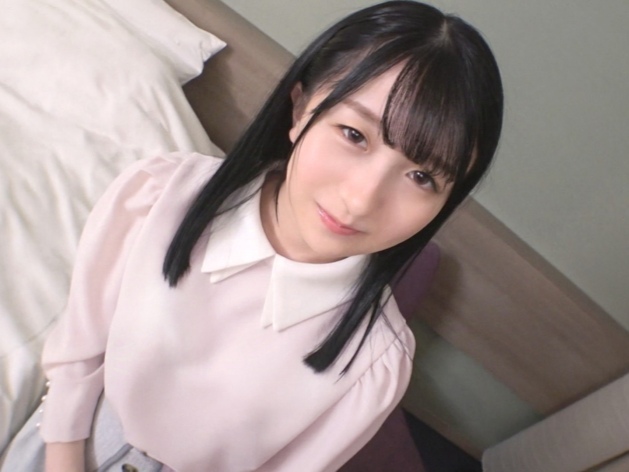 【無毛マシュマロ娘】『あっ…そこ気持ちいい…』キュートなパイパンボディを弄られ、無毛マ○コにチ○ポ挿入！マシュマロ美乳を揺らしながら感じまくる！無毛の秘部を激しく突かれ、可愛すぎる喘ぎ声が止まらない！♡