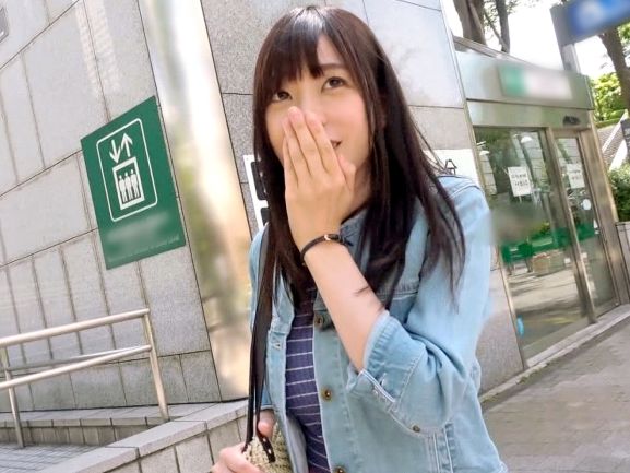 【ドMボイン事務員】23歳、地味な彼女が性欲爆発！普段は目立たないのに、イラマチオで喉奥を犯され、射精されてもっと！と懇願♡ 巨乳を揺らしながら恍惚の表情で感じまくる姿がエロすぎる！