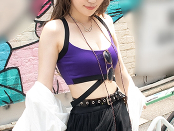 【色白巨乳ギャルと3P乱交】『気持ち良すぎて潮吹いちゃう…』スタイル抜群のギャルを2人で責めまくり！手マンでイカせ、生チンポで突きまくって顔面にザーメンぶっかけ！