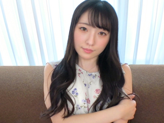 【無毛美少女の初々しい喘ぎ】『あっ…そこダメぇ…』清楚系カワイイ子のツルツルパイパンマ○コを激しく責めまくり！ピンク色の無毛地帯にチ○コを挿入し、激ピストンで感じさせる濃厚ファック！♡