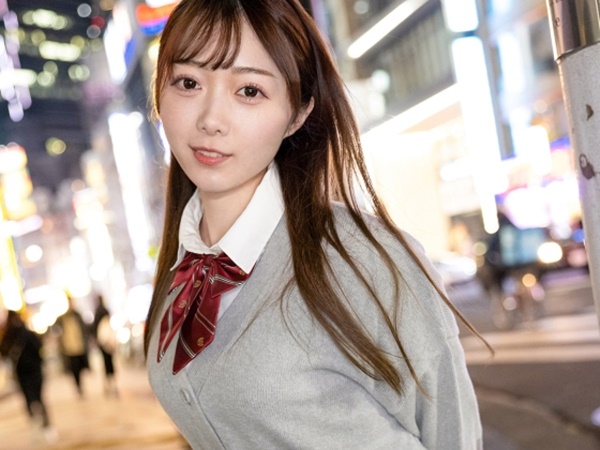 【小柄な妹系女優のAVデビュー】童顔で色白な美少女がカメラの前で恥じらいながら初体験！ピストンされるたびに赤く染まる顔と感じまくる姿がたまらない！初々しいセックスに興奮間違いなし♡