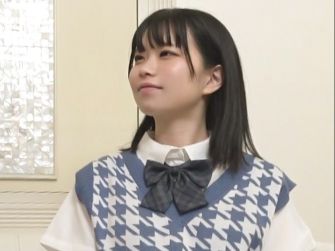 【色白美少女JKとイチャラブ生ハメ】透明感抜群の現役JKとホテルでラブラブSEX！ベロチューしまくり甘い雰囲気で、ゴム無しの生チ○ポを小作りマ○コに挿入！ウブな反応が可愛すぎる♥