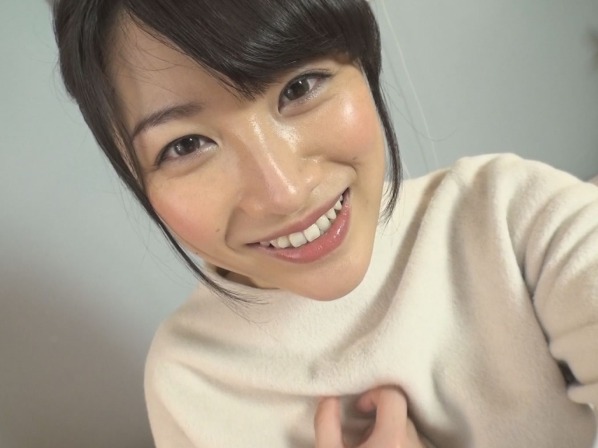 【素人】ドスケベ美女がお気に入りのディルドでイッちゃう～！跨ってぐちゅぐちゅ、後ろからズボズボ！